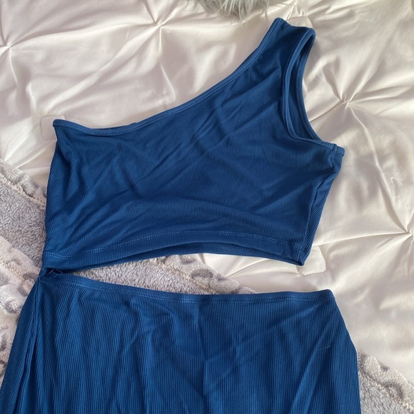 *FINAL CHANCE* One shoulder cut out side slit maxi dress - Picture 4 of 7